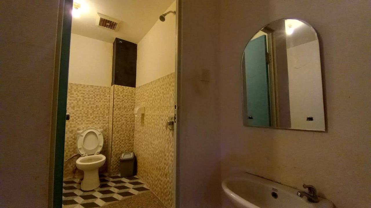 Dc Hotel & Hostel Labuan Bajo Exterior foto